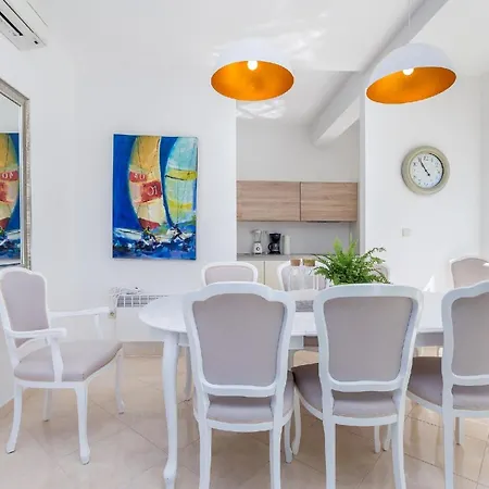 Mit Privatpool Fuer 10 Personen Ca 227 Qm In Poljane, Kvarner Bucht Gespanschaft Primorje-gorski Feriehus Opatija