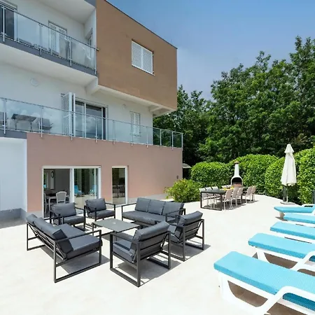 Mit Privatpool Fuer 10 Personen Ca 227 Qm In Poljane, Kvarner Bucht Gespanschaft Primorje-gorski 펜션